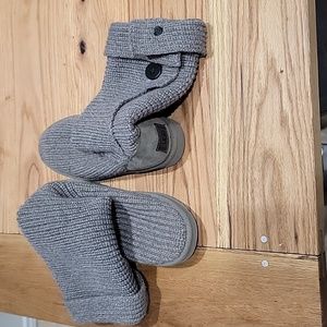 Gray slouchy UGGS size 10